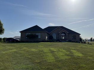 28546 S State Line Rd, Beecher, IL 60401