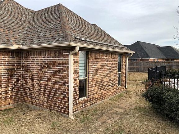 4th image of 1408 Glenwood Dr