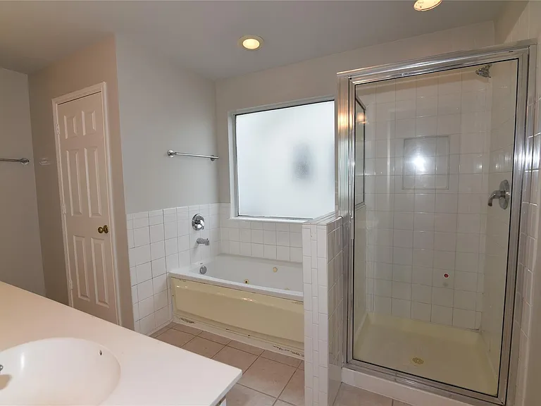 6807 Turtlewood Dr — Photo 18