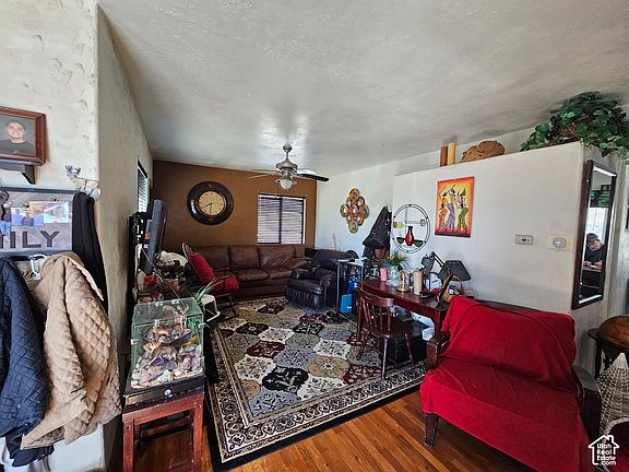 3rd image of 118 Valley View Dr