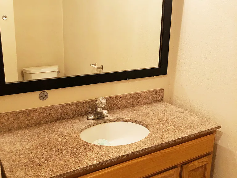 106 Rancho Dr #D — Photo 4