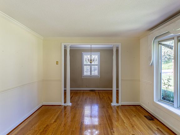 2nd image of 1051 Forrest Dr