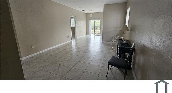 1st image of 2711 NE 4th St Unit 204