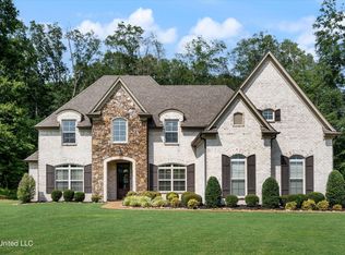 12902 Cotton Row Dr, Olive Branch, MS 38654