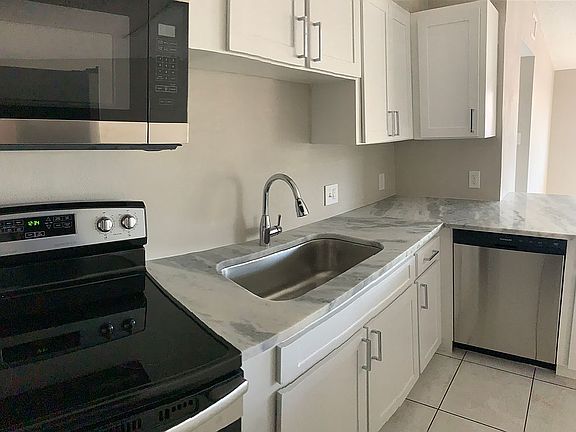 3rd image of 4114 W Bay Ave