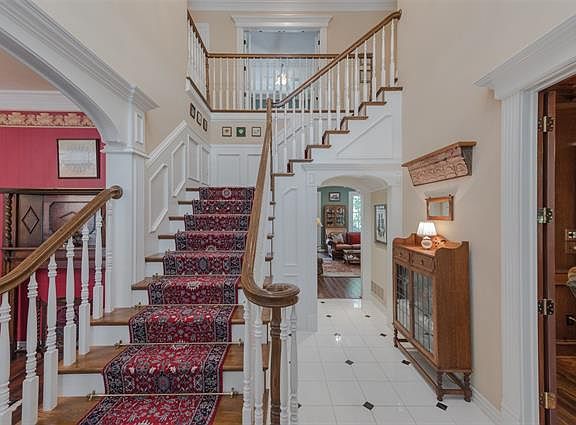 5th image of 206 Royal Oaks Ct