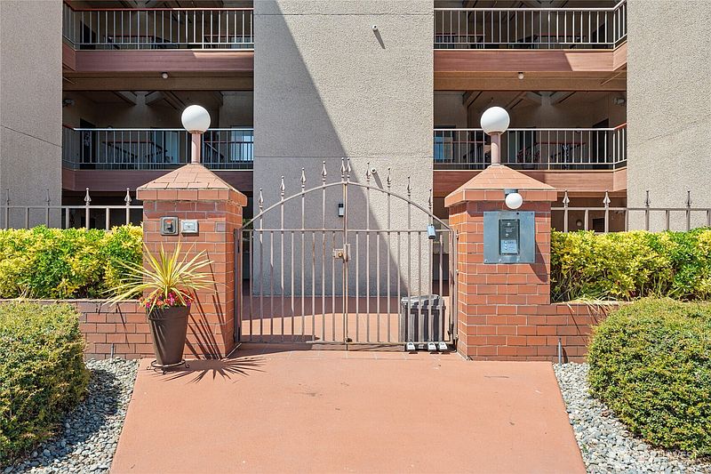 3rd image of 1902 Bridgeport Way W #106