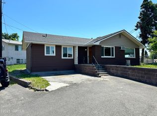 900 Maple Way, Zillah, WA 98953
