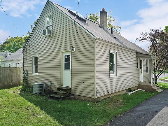 3rd image of 996 Carlisle Ave