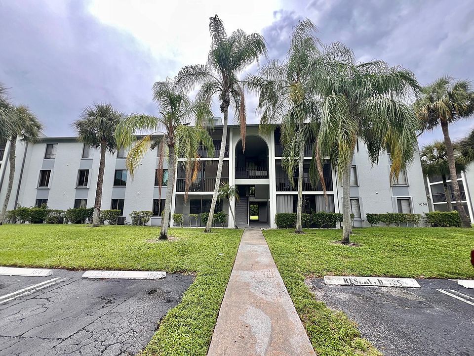 1st image of 1009 Green Pine Boulevard #H3