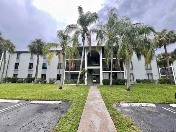 1009 Green Pine Boulevard #H3, West Palm Beach, FL 33409