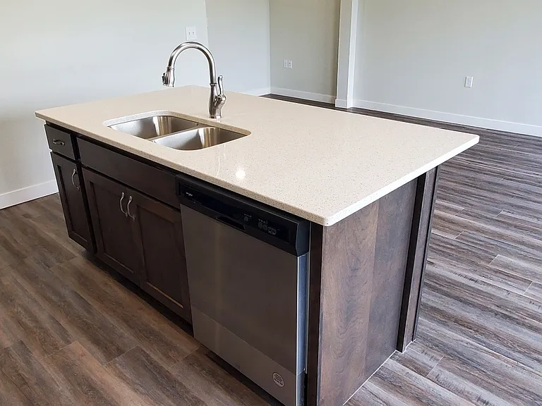 715 Lake Shore Dr NE #104 — Photo 16