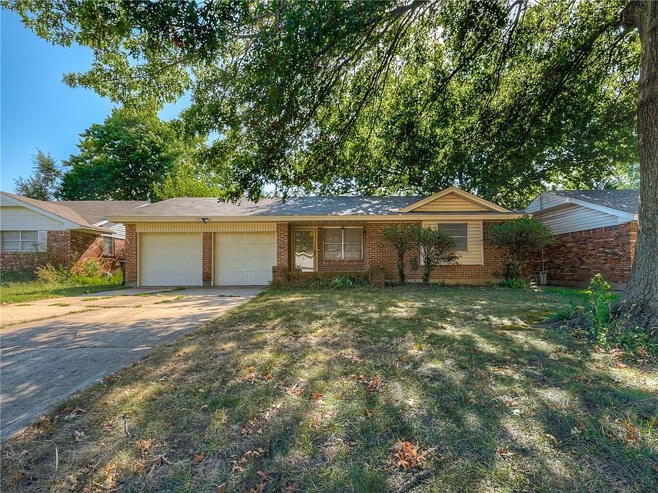 1st image of 1021 Montgomery Cir