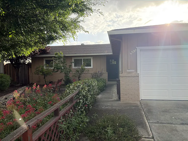 6397 Vegas Dr — Photo 3