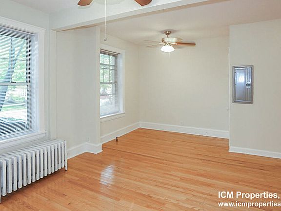2nd image of 1622 W Berteau Ave #1N