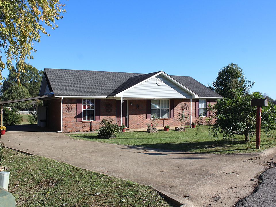 1st image of 6 Lauren Ln