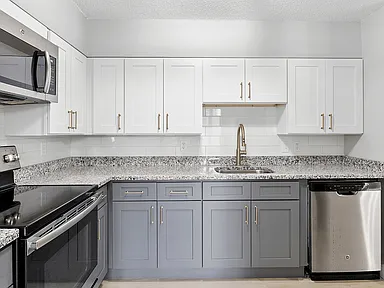 Renovated 1 Bed / 1 Bath - Oasis of O'Bryonville (Unit 202)