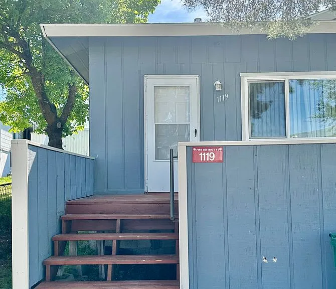 1119 N Alameda Ave — Photo 2
