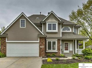 16322 Wright Cir, Omaha, NE 68130