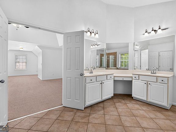 3rd image of 1201 Shelborne Way