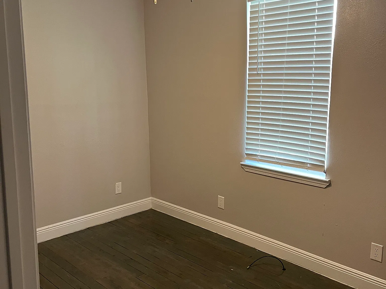 2 bed, 1400 sqft, $1,400 — Photo 4