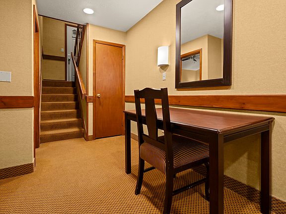 5th image of 1010A Westwoods Dr #1012