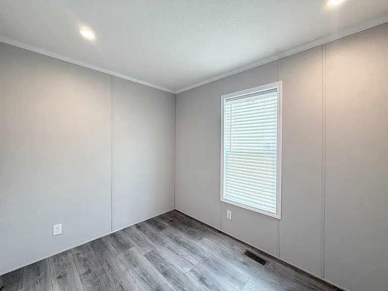 29800 Guilford Cir #256 — Photo 13