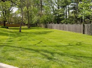 720 W Laurel Ave, Zionsville, IN 46077