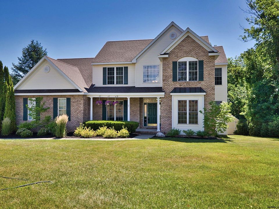 1st image of 7 Moreland Dr