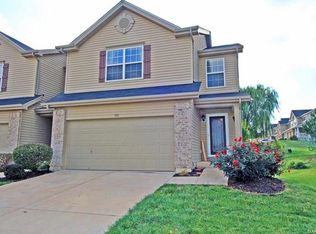 533 Country Circle Dr, Lake St Louis, MO 63367