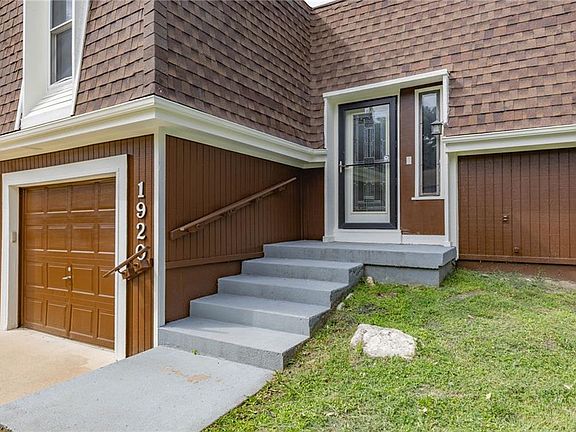 2nd image of 1920 E Mohawk Dr