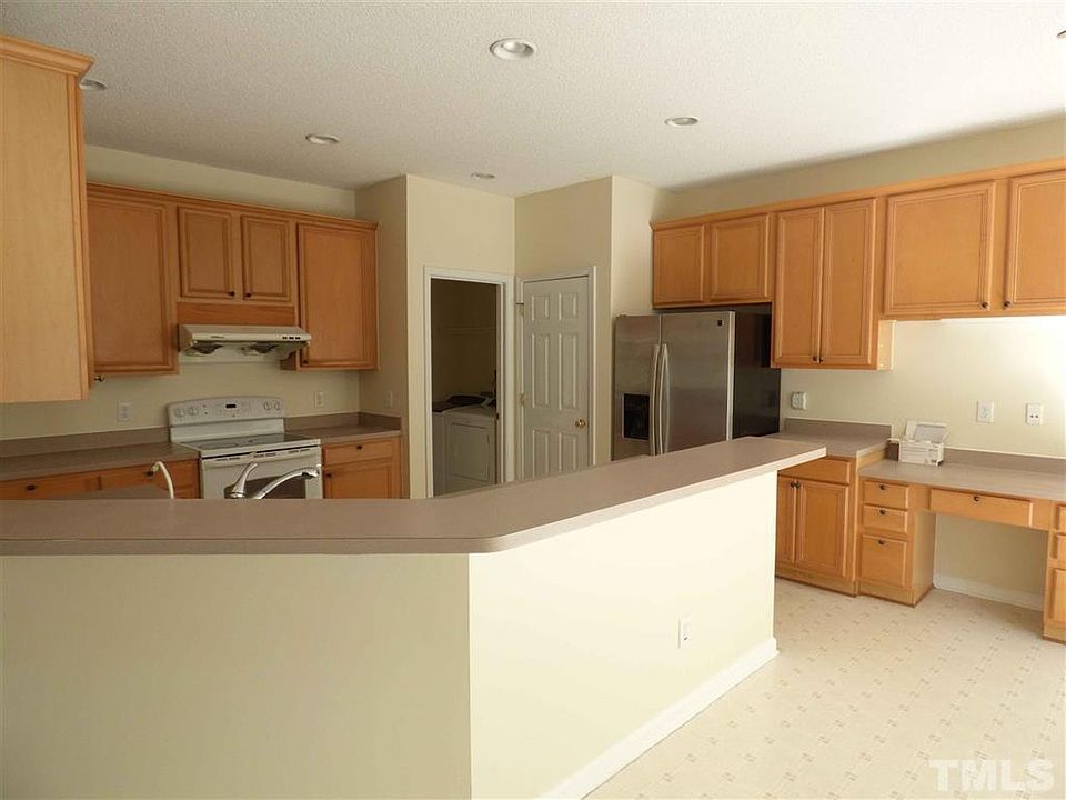 1st image of 607 Westminster Dr