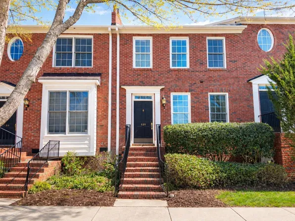 525 Copperline Dr, Chapel Hill, NC 27516