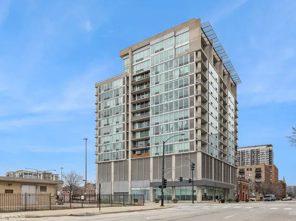 700 W Van Buren St APT 1002, Chicago, IL 60607