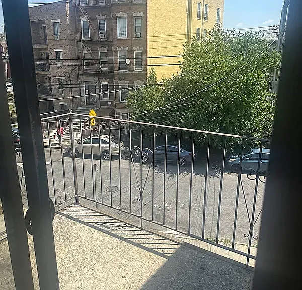 Barnes Ave — Photo 6