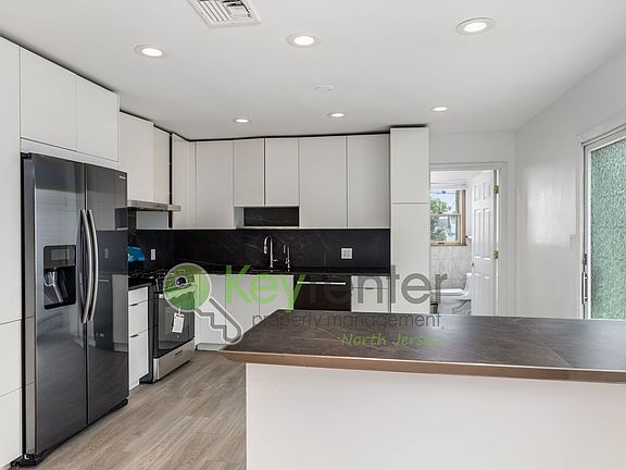 3rd image of 755 Spring Valley Rd