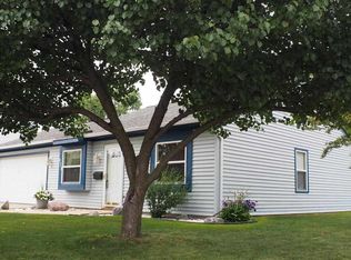 925 Arbordale Pl, Fort Wayne, IN 46825