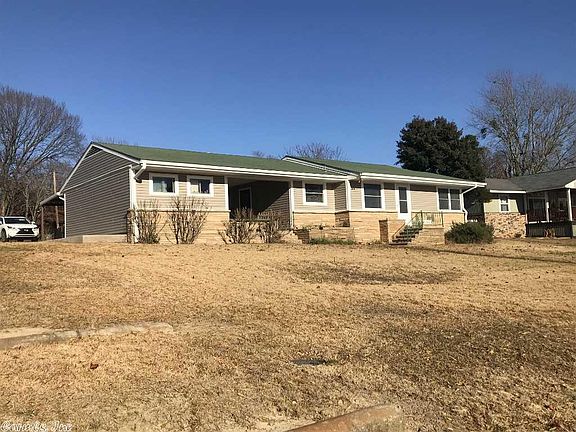 2nd image of 1009 Lakeside Dr