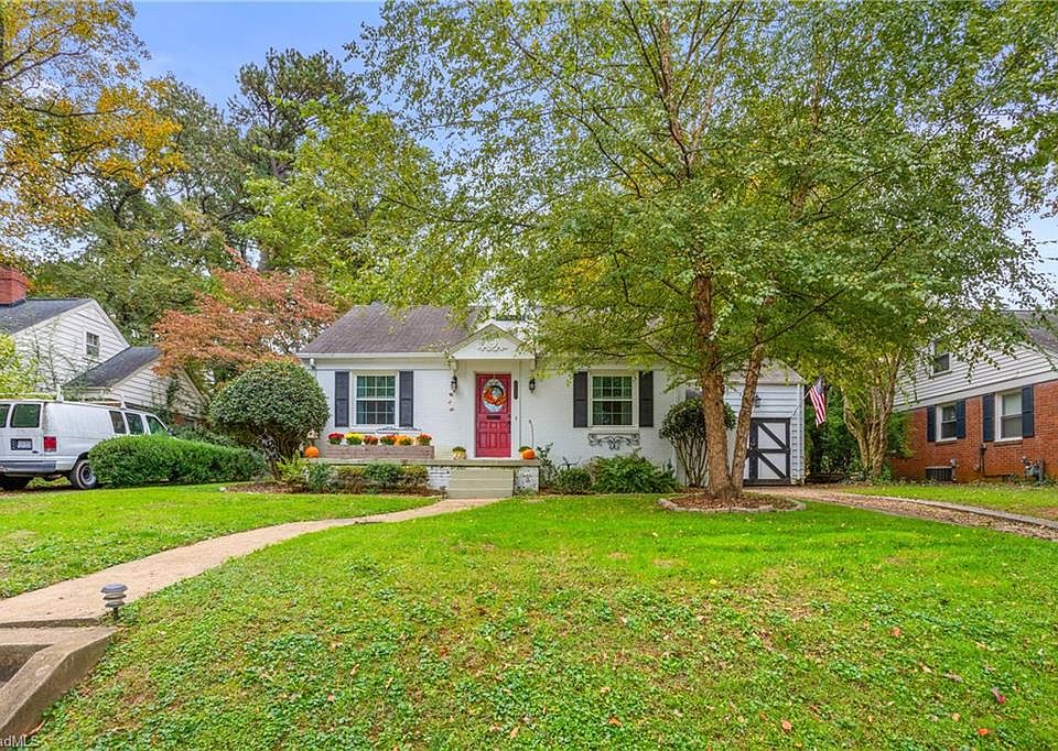 1st image of 3111 Collier Dr