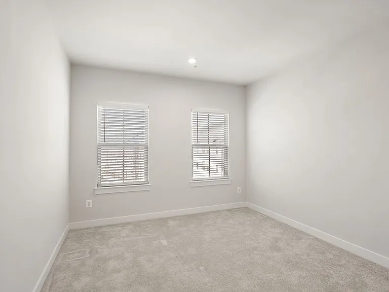 42564 Invergordon Ter — Photo 29