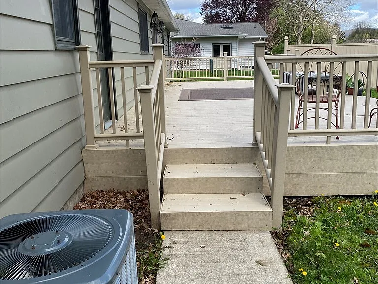 33 Suburban Dr — Photo 29