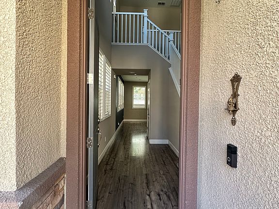 Main entrance with ring doorbell