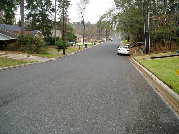 4th image of 508 Hickory Dr Unit D