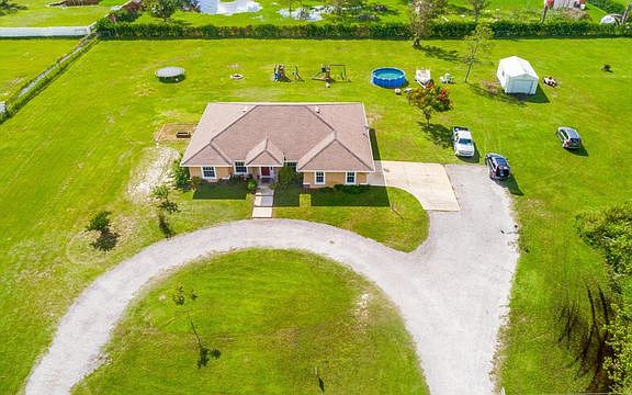 3rd image of 2524 Glencoe Farms Rd