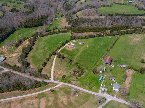 2100 Old Log Lick Rd, Winchester, KY 40391