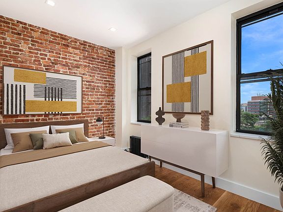 3rd image of 941 Washington Ave #326