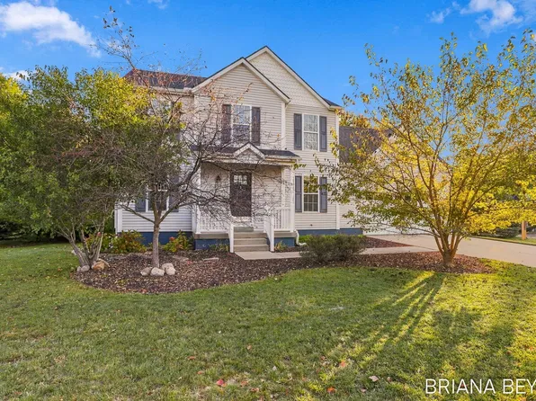 519 Dune Rdg N, Saint Joseph, MI 49085
