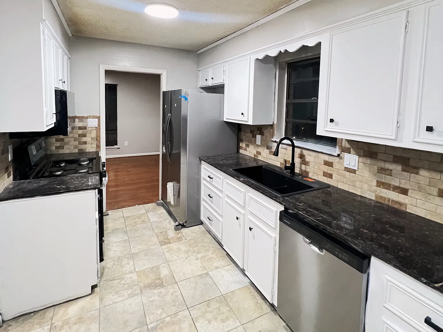3 bed, 1689 sqft, $1,895 — Photo 4
