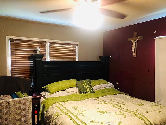 5th image of 910 Green Dr