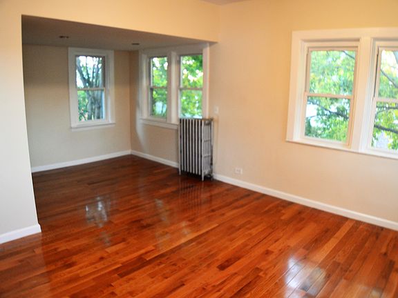 3rd image of 3058 Mickle Ave